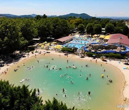Mobilhome 6 Personnes Camping 4* Chateauneuf-de-Galaure Exteriér fotografie