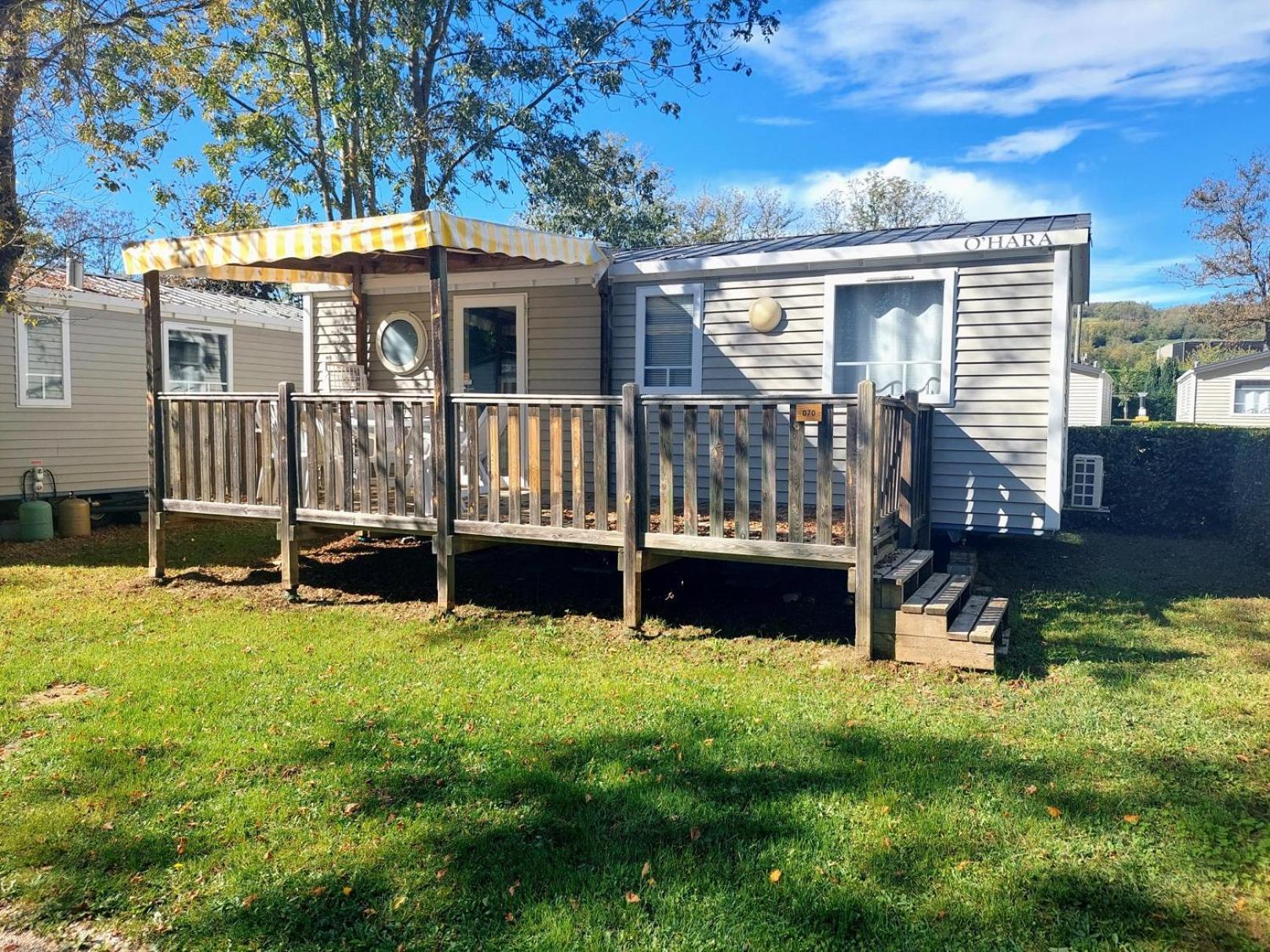 Mobilhome 6 Personnes Camping 4* Chateauneuf-de-Galaure Exteriér fotografie